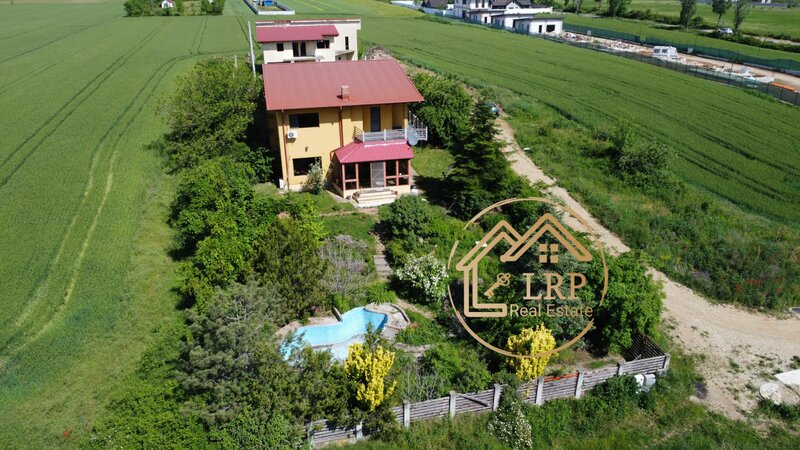 Ciolpani, Izvorani, Padurea Snagov, vila 5 camere, P+1, 268 mp utili, teren 1067 mp.