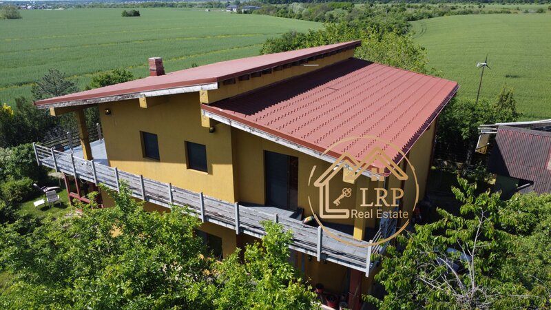 Ciolpani, Izvorani, Padurea Snagov, vila 5 camere, P+1, 268 mp utili, teren 1067 mp.